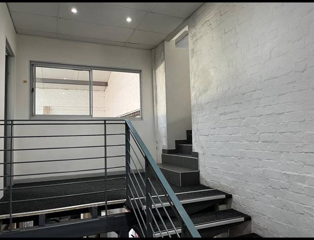 BUSINESS PROPERTY TO RENT IN CLAREMONT